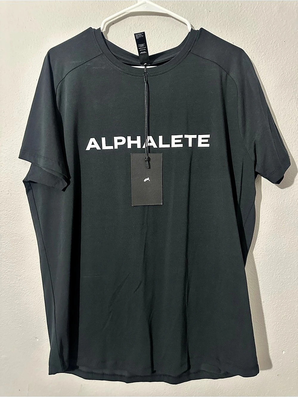 Alphalete Men’s XL Black Crew Neck Raglan Short Sleeve Graphic Logo T-Shirt
